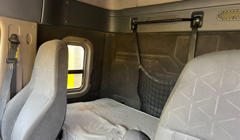 Cascadia 2017 fierros grandes full