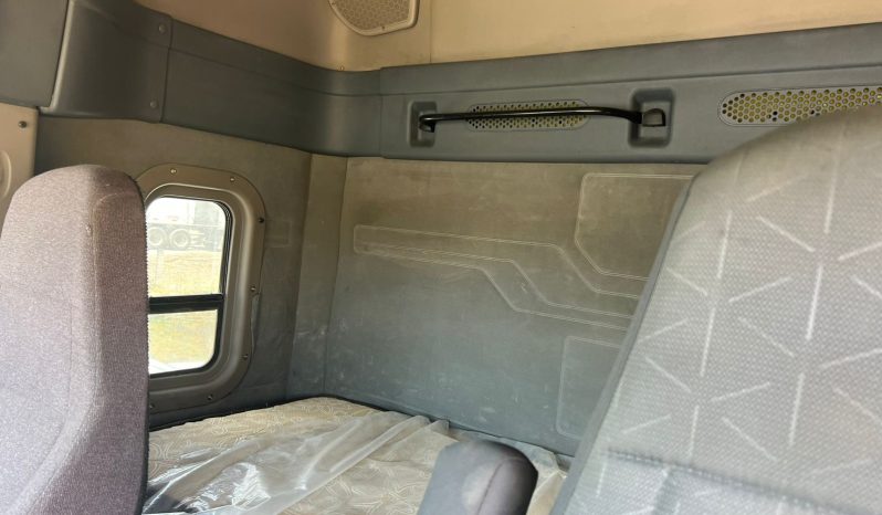 Cascadia 2019 fierros grandes full