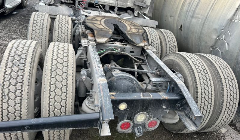 Cascadia 2016, fierros chicos, Cummins full