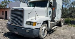 Freightliner FL120 2002