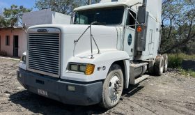 Freightliner FL120 2002