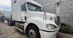 Freightliner Columbia 2006 fierros chicos