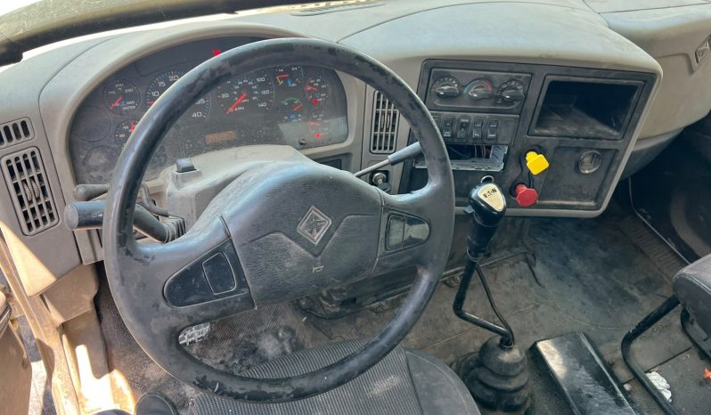 International 4300 CrewCab 2016 full