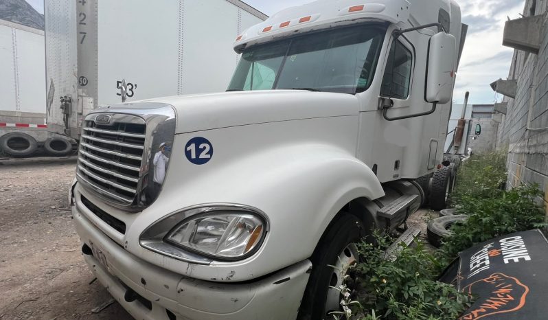 Freightliner Columbia 2006 fierros chicos full